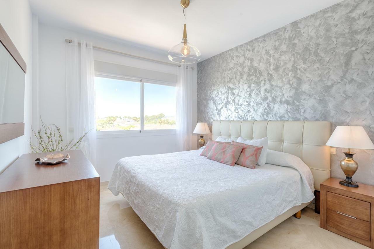 Sea & Mountain View Penthouse Apartment Estepona Exterior photo