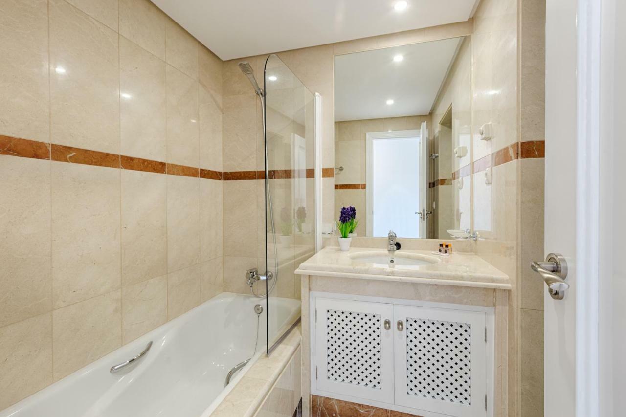 Sea & Mountain View Penthouse Apartment Estepona Exterior photo